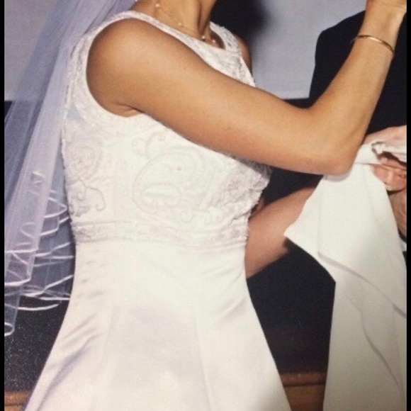 Demetrios wedding gown - Picture 6 of 6